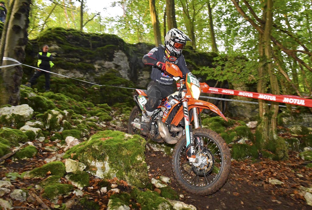 Gasoline in the blood – The Felix Melnikoff column #46 | Enduro.de